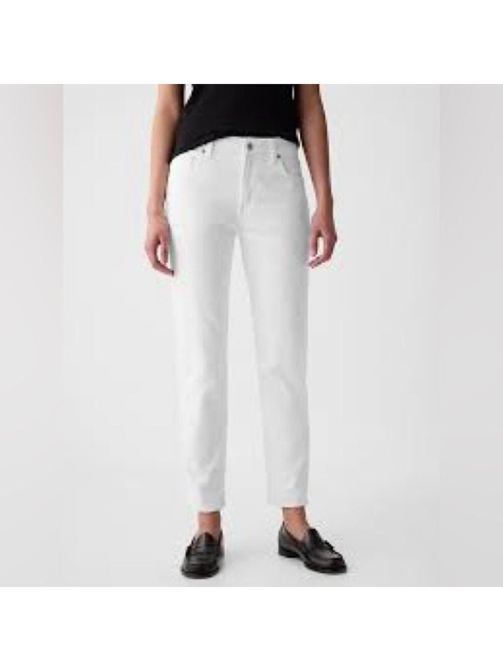 Gap White Mid Rise Girlfriend Jeans
Size 8 Tall